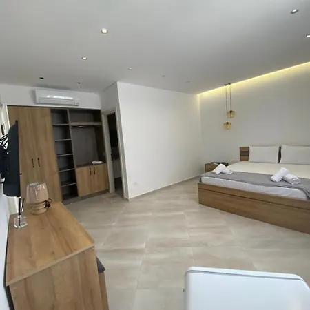 Lori Gardenia * Stjar